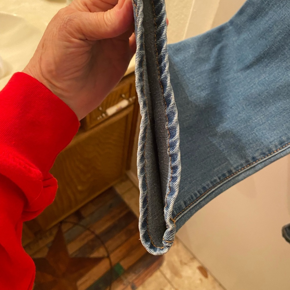 Old Navy Women's Boot Cut Jeans in Blue/Willow. Medium Rise. - Picture 5 of 9